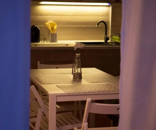 Goscinne Govinda بيت خشبي